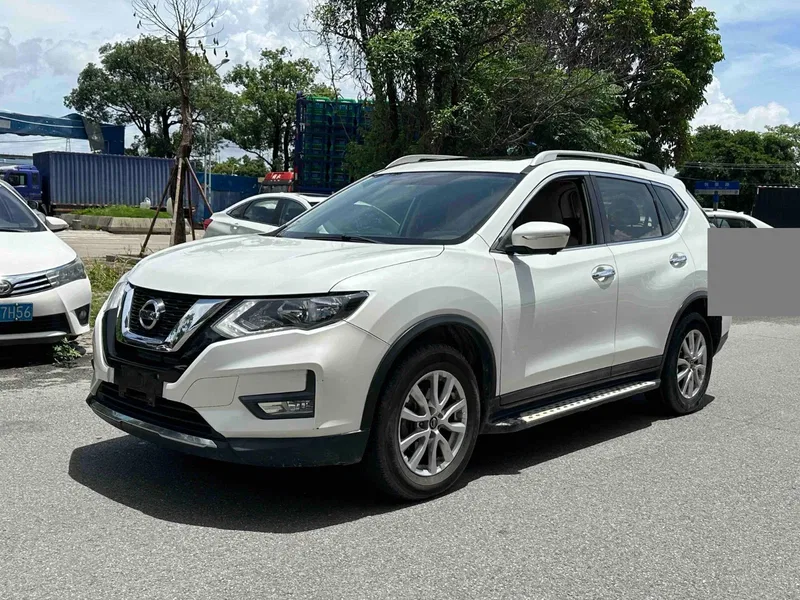 Nissan Qijun 2017 2.0L CVT Comfort Edition 2WD — photograph 1