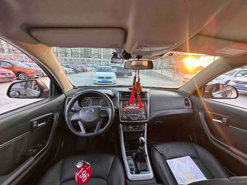 Landwind X5 2015 1.5T CVT Creative Edition Manual Gear — photograph 6