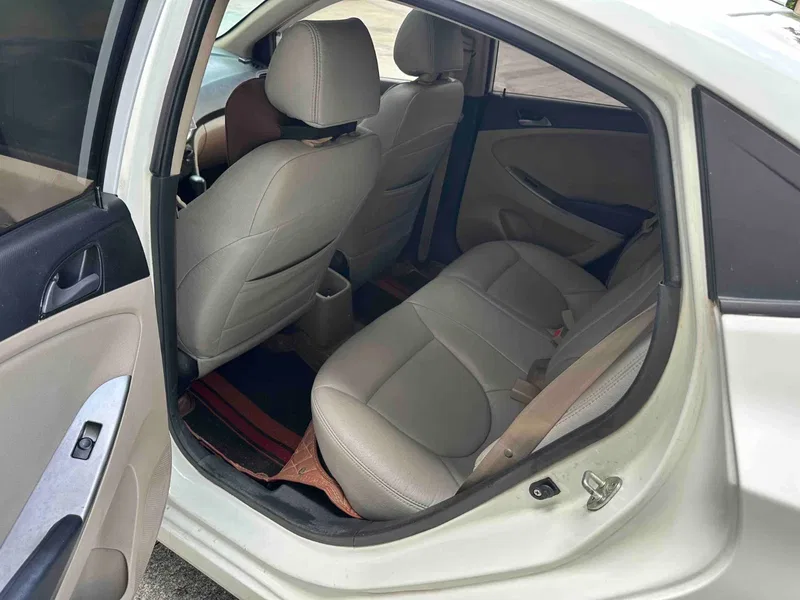Hyundai Riich 2014 1.4L Automatic GLX Leading Edition — photograph 5