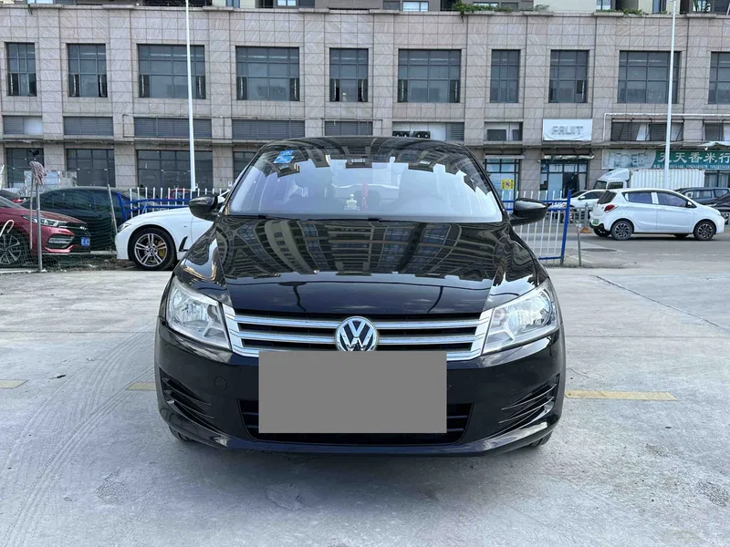 Volkswagen Santana Manual Fashion Edition — photograph 2