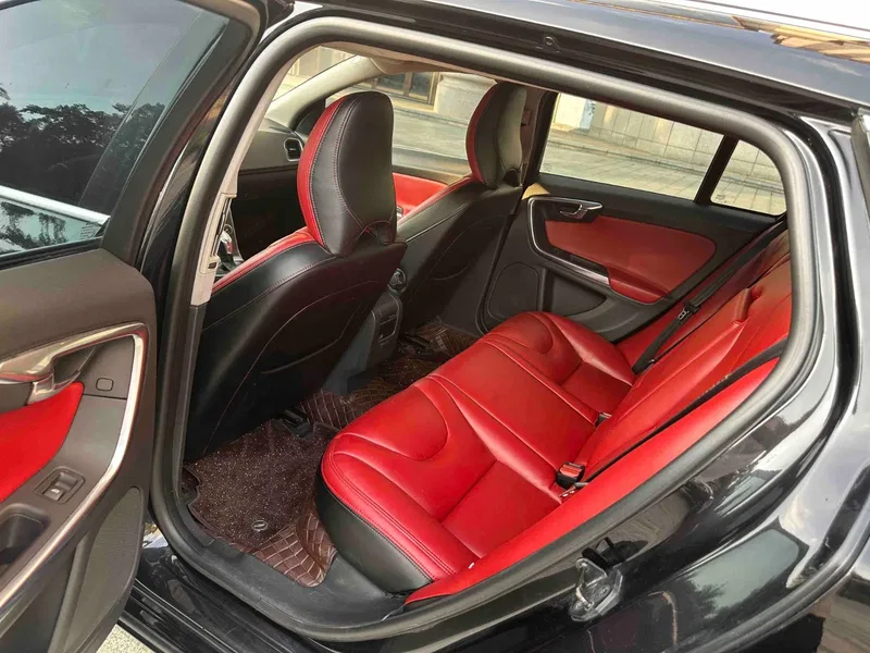 Volvo V60 2013 T5 Comfort Edition — photograph 5