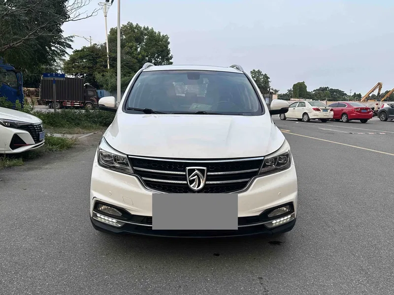 Baojun 730 2017 Model 1.5T DCT Flagship — photograph 2