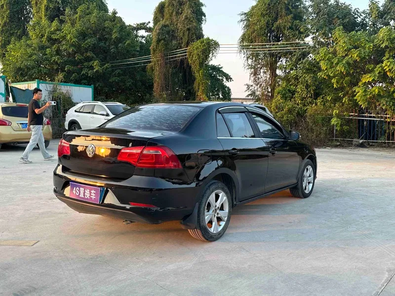 Volkswagen Bora 2014 1.6L Auto Comfort Model — photograph 9