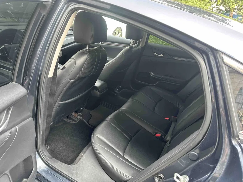 Honda Civic 2019 220TURBO CVT Combustion Edition — photograph 5