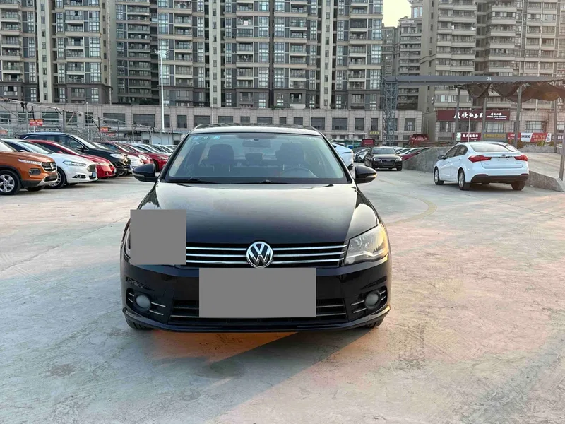Volkswagen Bora 2014 1.6L Auto Comfort Model — photograph 2