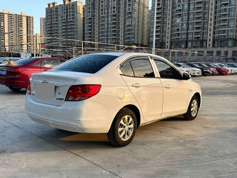 Chevrolet Sail 2018 3 1.3L Manual Comfort Sunroof Edition — photograph 9