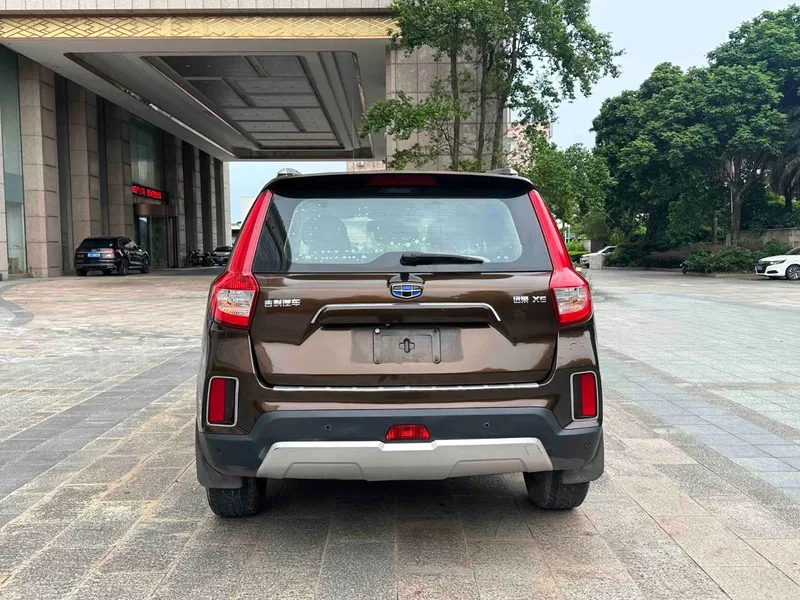 Geely Vision X6 2016 1.8L Manual Luxury Model — photograph 8