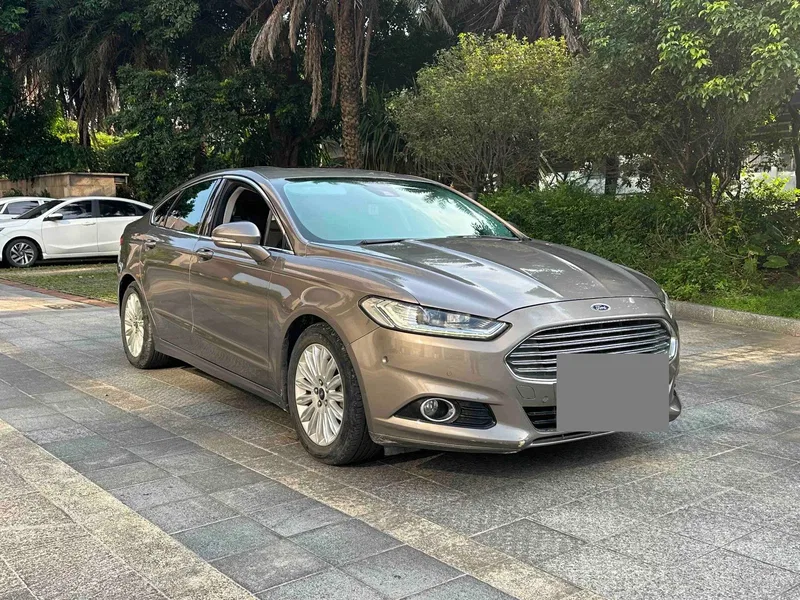 Ford Mondeo 2013 2.0L GTDi200 Luxury Model — photograph 3