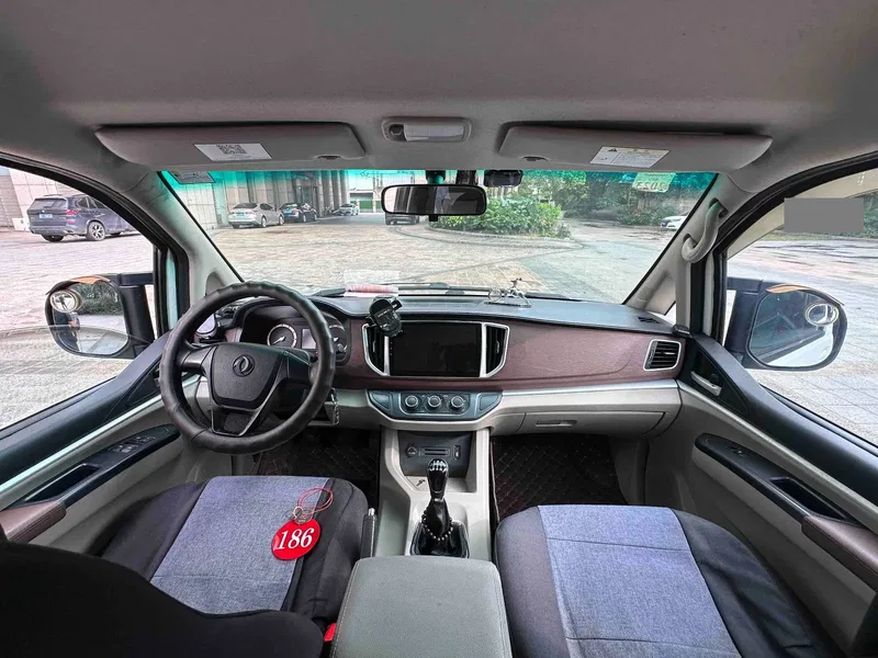 Dongfeng Fashion Lingzhi 2019 M5 1.6L Special Edition 7 — photograph 6