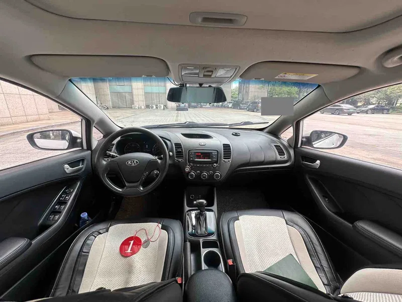 Kia K3 2016 1.6L Automatic GL — photograph 6