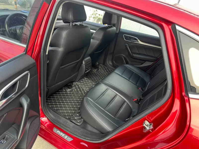 MG MG6 2017 20T Automatic Deluxe Zhilian Edition — photograph 5