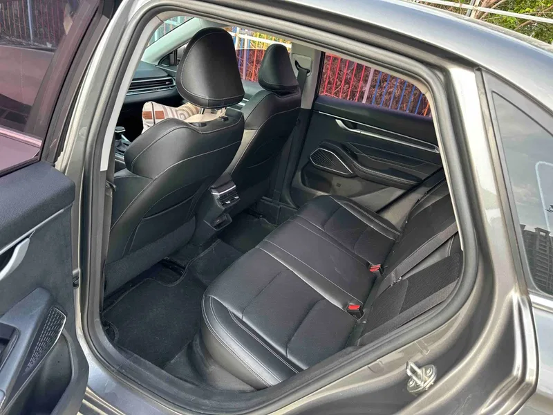 Geely Emgrand 2022 4th Generation 1.5L CVT Flagship — photograph 5