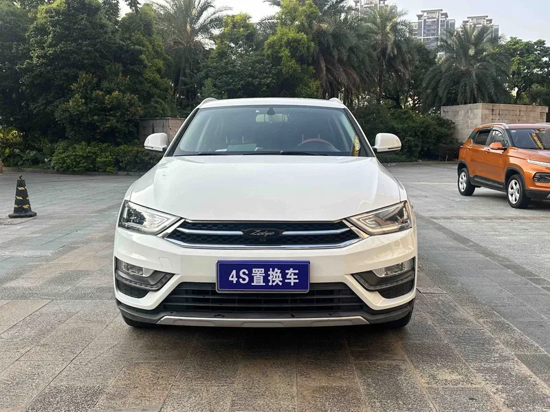 Zotye SR7 2017 1.5T Manual Rubik's Cube Road Edition — photograph 2