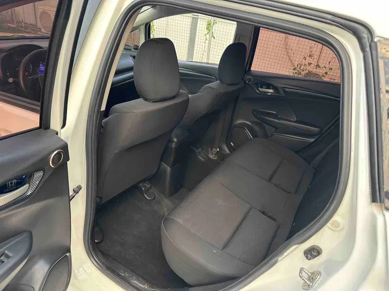 Honda Fit 2016 1.5L LXS CVT Comfort Sunroof Edition — photograph 5