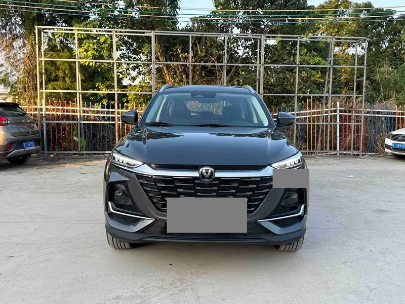 Changan CS75 2026 PRO 1.5T DCT Prestige 7-seater — photograph 2