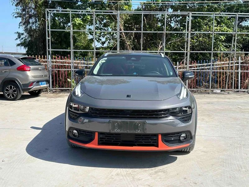 Lynk & Co 02 2019 1.5T DCT Two-Drive Pro Edition — photograph 2