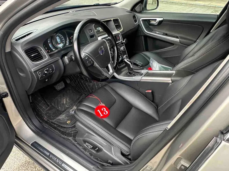 Volvo S60 2015 S60L T5 Zhiyu Edition — photograph 6