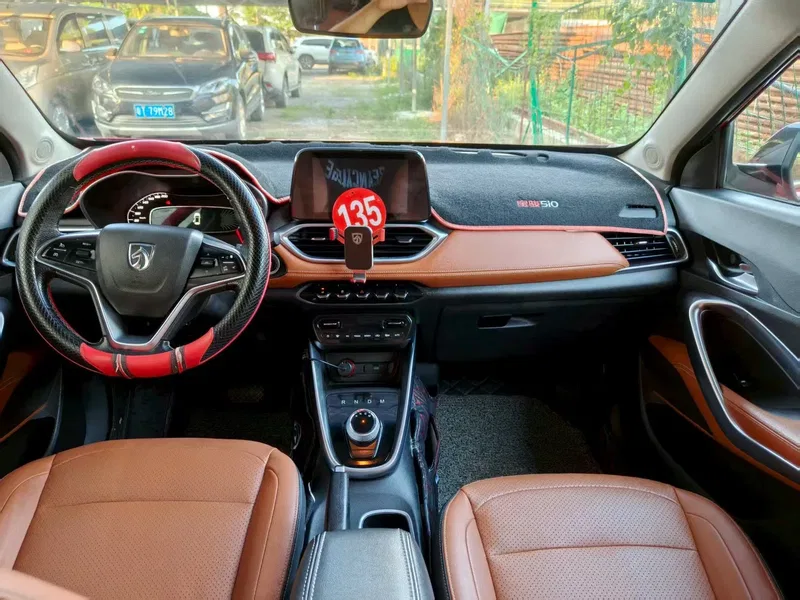 Baojun 510 2018 1.5L Automatic Anniversary Special Edition — photograph 4