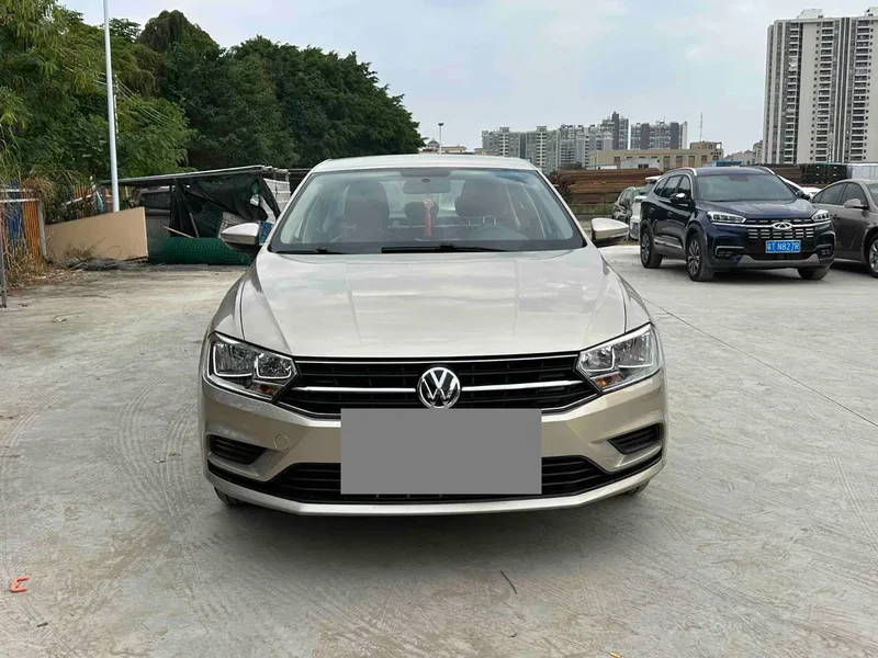 Volkswagen Bora 2018 1.5L automatic fashion model — photograph 2