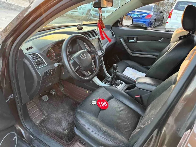 Landwind X5 2015 1.5T CVT Creative Edition Manual Gear — photograph 4
