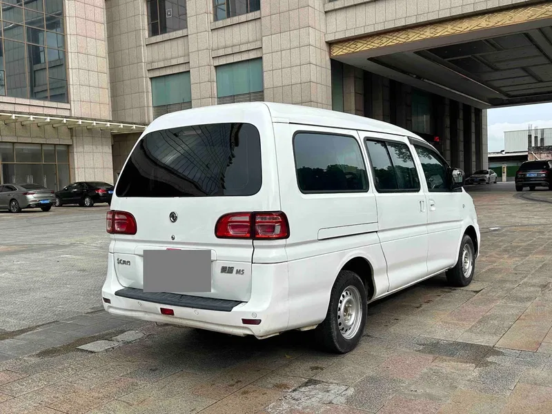 Dongfeng Fashion Lingzhi 2019 M5 1.6L Special Edition 7 — photograph 9