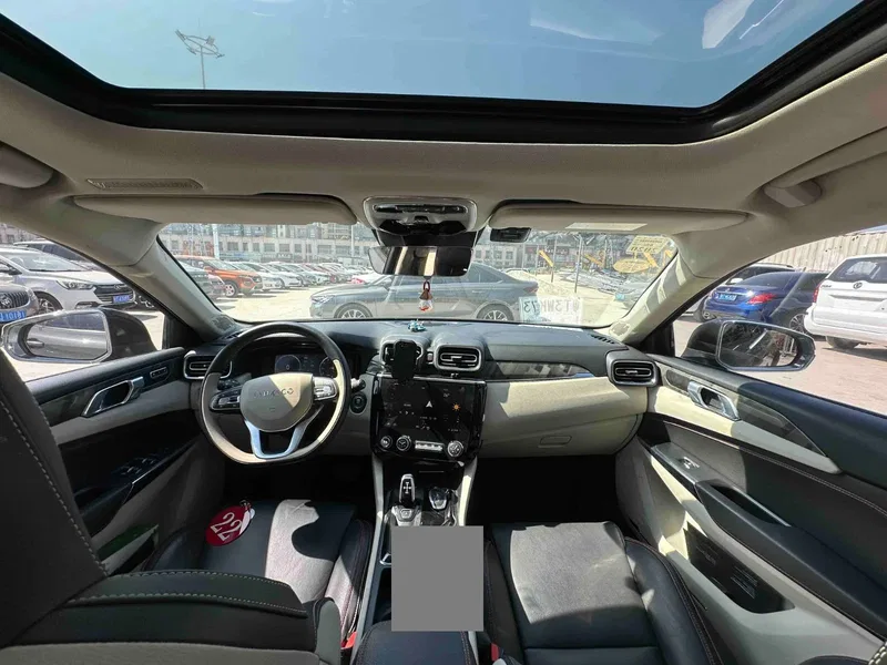 Lynk & Co 02 2019 1.5T DCT Two-Drive Pro Edition — photograph 6