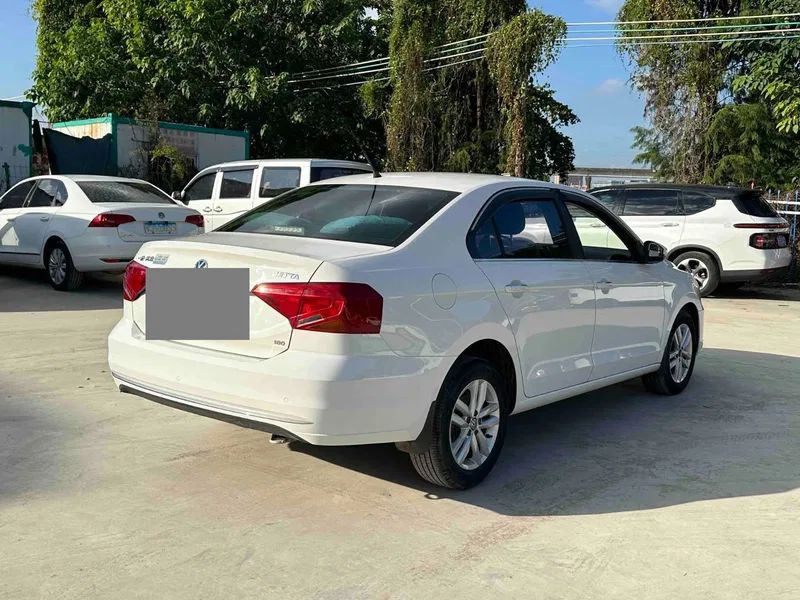 Volkswagen Jetta 2017 1.5L automatic fashion model — photograph 9
