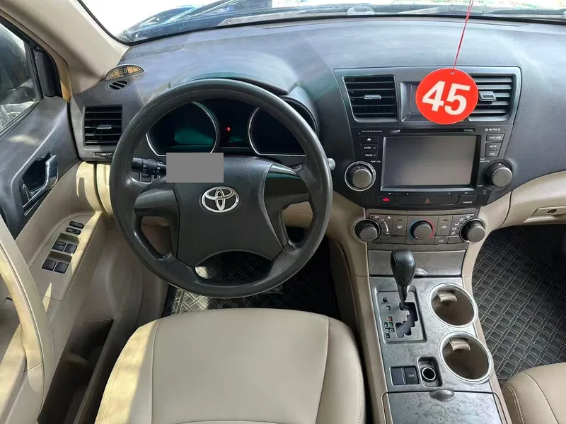 Toyota Highlander 2009 2.7L Two-Drive 5-Seat Sports Edition — photograph 4