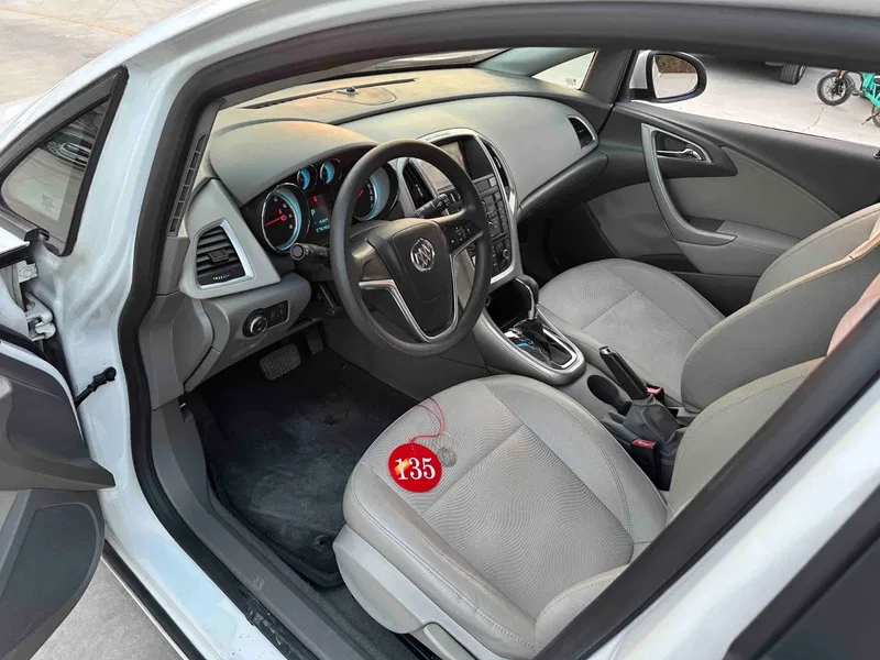 Buick Yinglang 2014 XT 1.6L Automatic Fashion Edition — photograph 4
