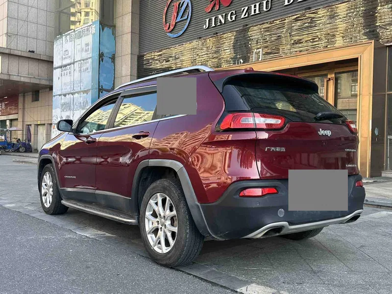 Jeep Free Light 2017 2.4L Leading Edition — photograph 9