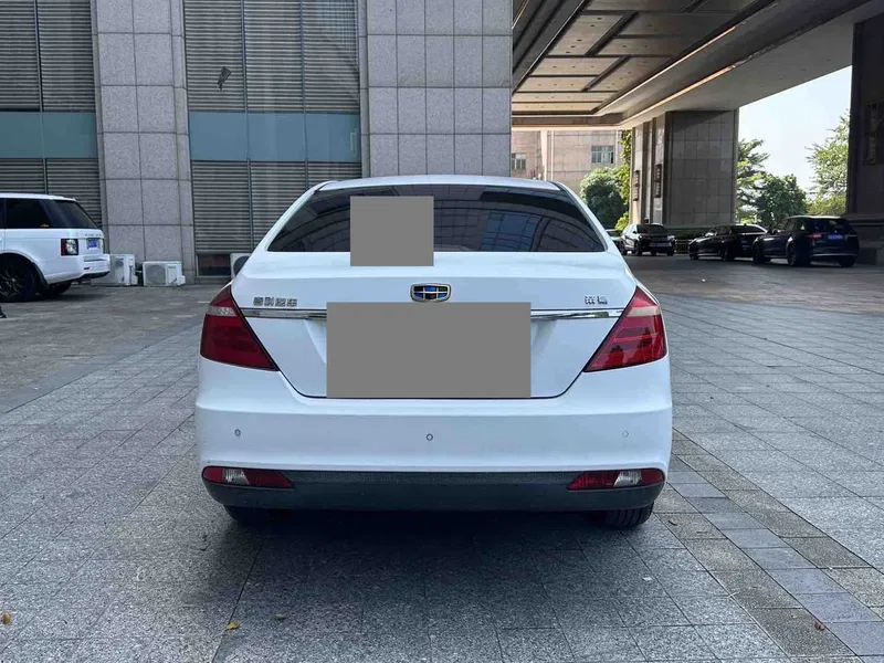 Geely Emgrand 2016 Sedan 1.5L CVT Luxury Edition — photograph 8