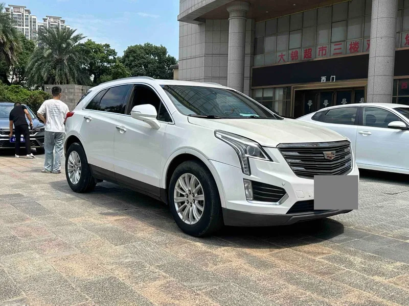 Cadillac XT5 2018 25T Luxury Model — photograph 3