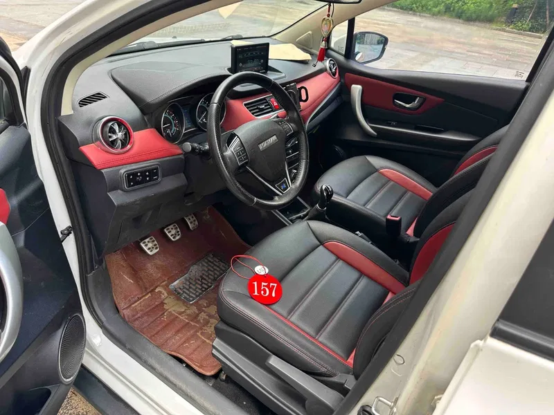 Haval H1 2016 Blue Label 1.5L Manual Luxury Model — photograph 4