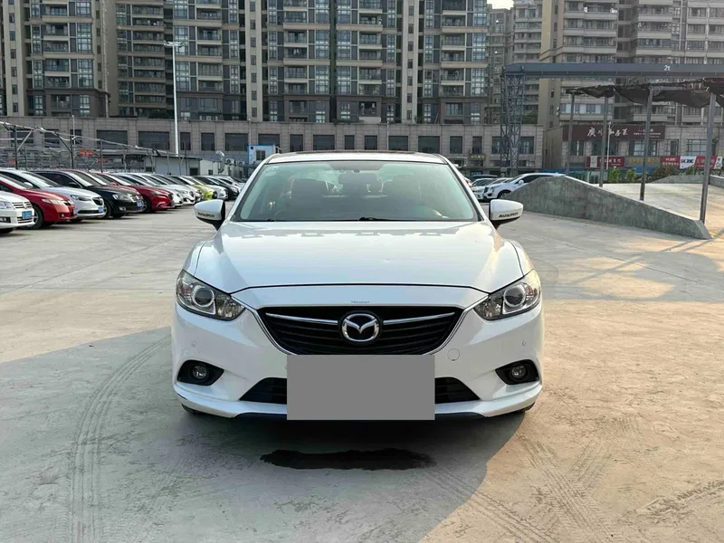 Mazda Atez 2014 2.0L Blue Sky Deluxe Edition — photograph 2