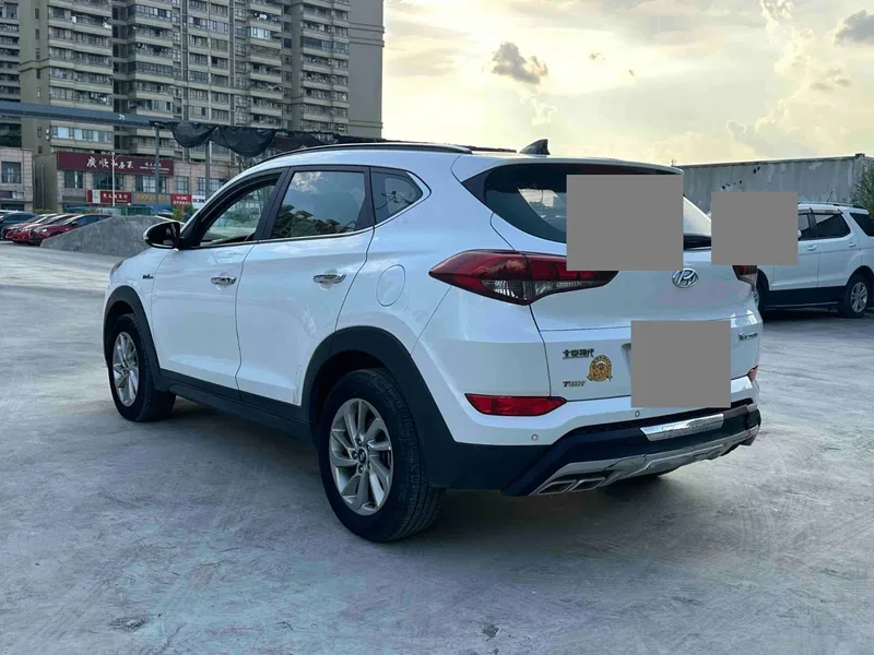 Hyundai Tucson 2015 1.6T Dual-Clutch Front-Wheel-Drive Smart Model — photograph 7