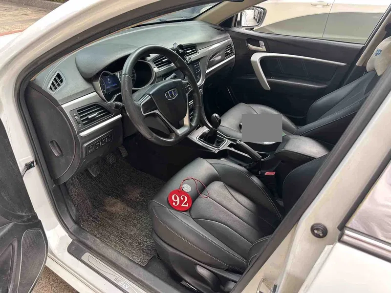 Geely Emgrand 2017 3-compartment Million 1.5L Manual Upward Edition — photograph 4