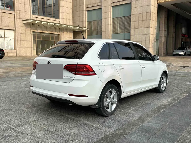 Volkswagen Santana 2015 Hao Na 1.6L Automatic Fashion Model — photograph 9