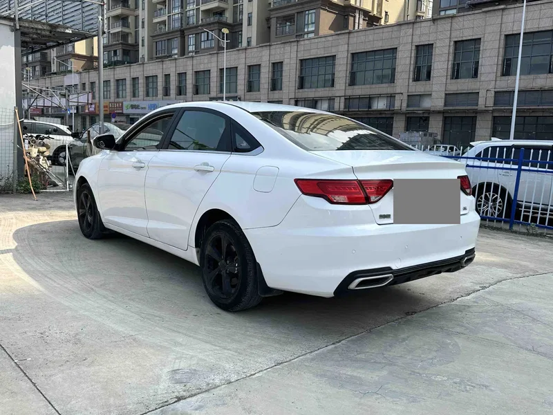 Geely Emgrand GL 2018 1.8L Automatic Elite Zhilian — photograph 7