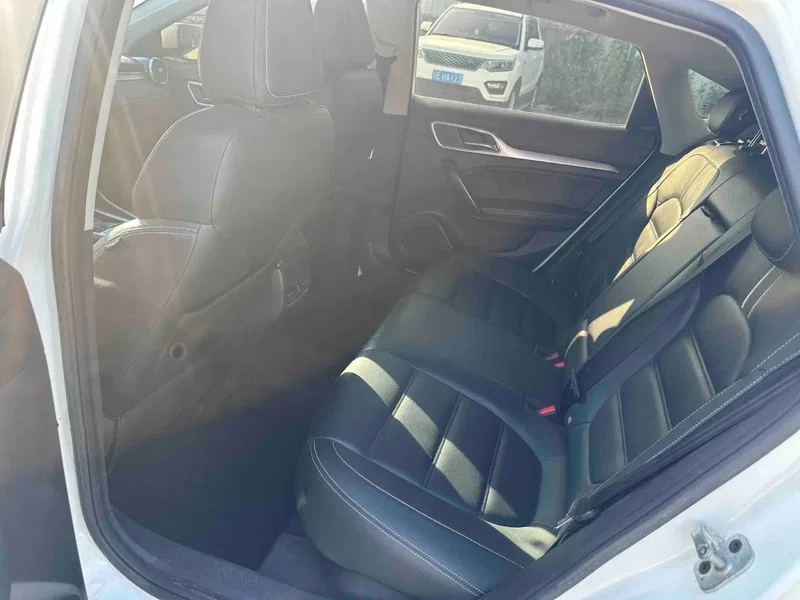 MG MG6 2017 20T Automatic Deluxe Zhilian Edition — photograph 5