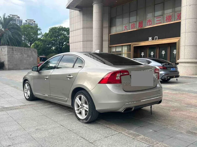 Volvo S60 2015 S60L T5 Zhiyu Edition — photograph 7