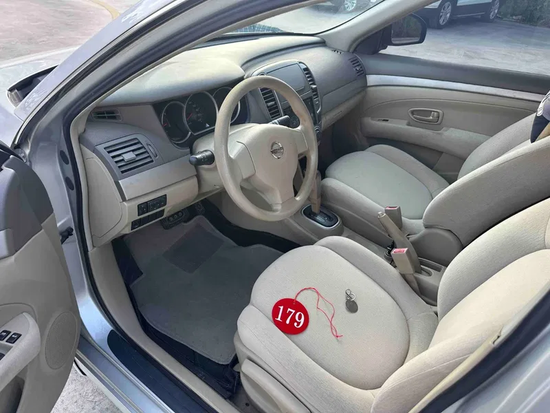 Nissan Xuanyi 2012 Classic 1.6XE Auto Comfort Edition — photograph 4
