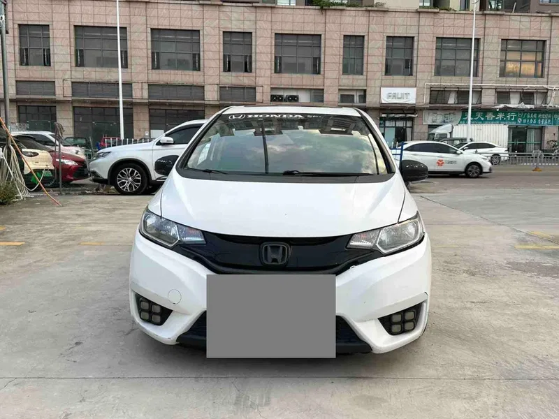 Honda Fit 2016 1.5L LXS CVT Comfort Sunroof Edition — photograph 2