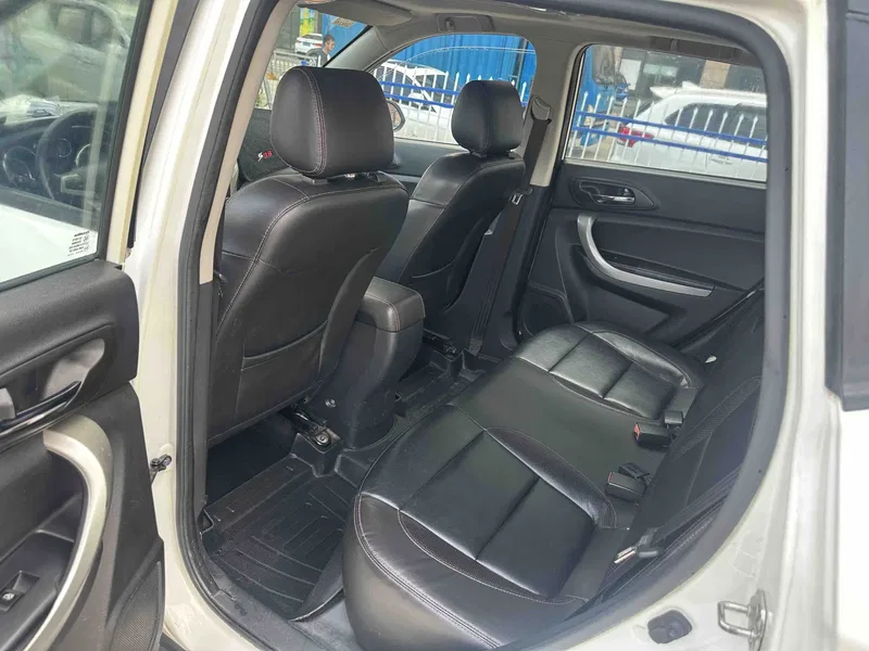 Changan CS35 2014 1.6L Manual Luxury Edition — photograph 5