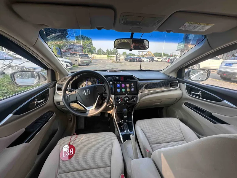 Honda Ling Pai 2013 1.8L Auto Comfort Edition — photograph 6