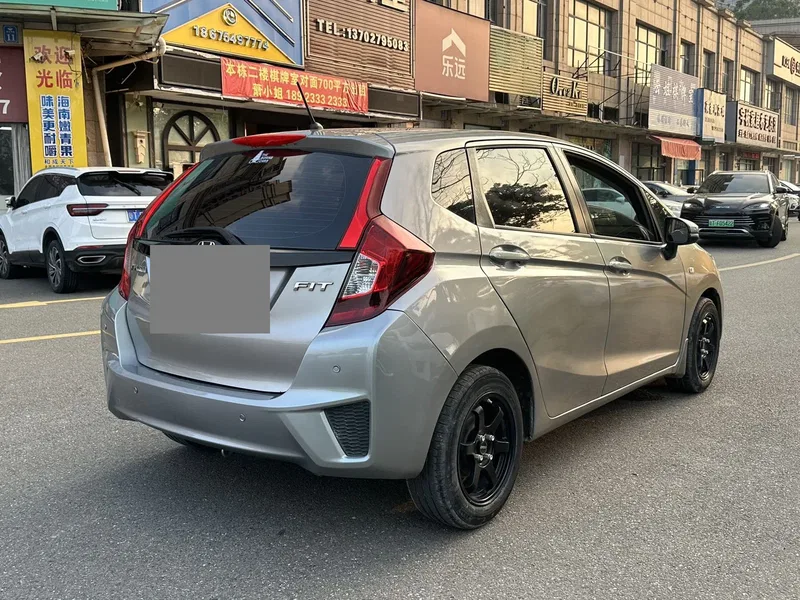 Honda Fit 2016 1.5L LX CVT Comfort Model — photograph 9