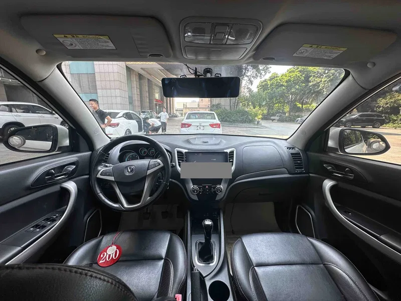 Changan CS35 2014 1.6L Manual Luxury Edition — photograph 6