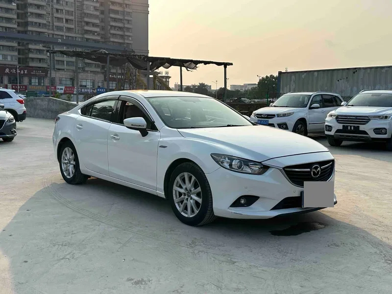 Mazda Atez 2014 2.0L Blue Sky Deluxe Edition — photograph 3