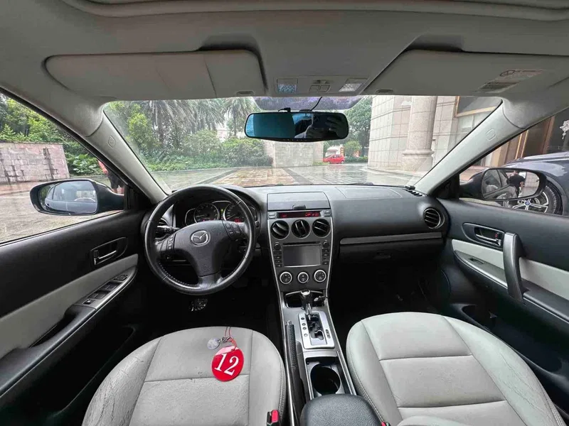 Mazda 2015 2.0L automatic fashion type — photograph 6