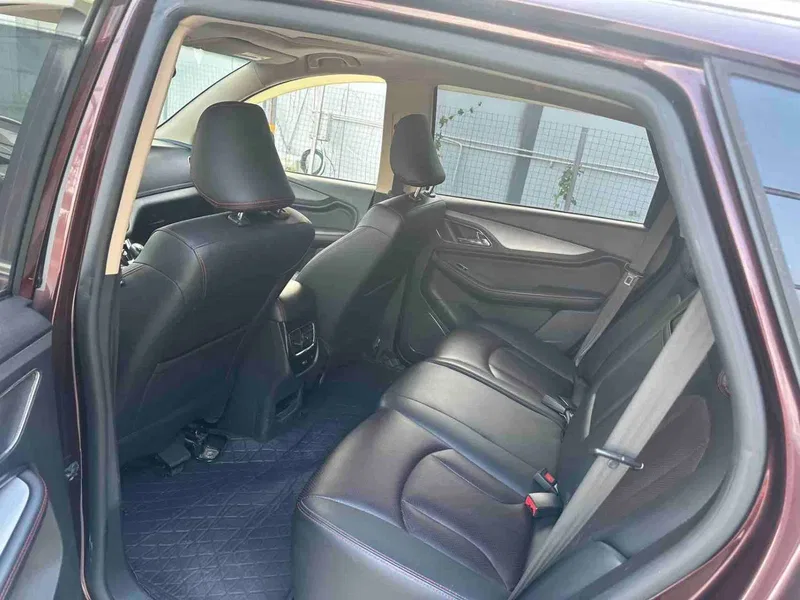 Baojun 560 2015 1.8L Manual Luxury Model — photograph 5