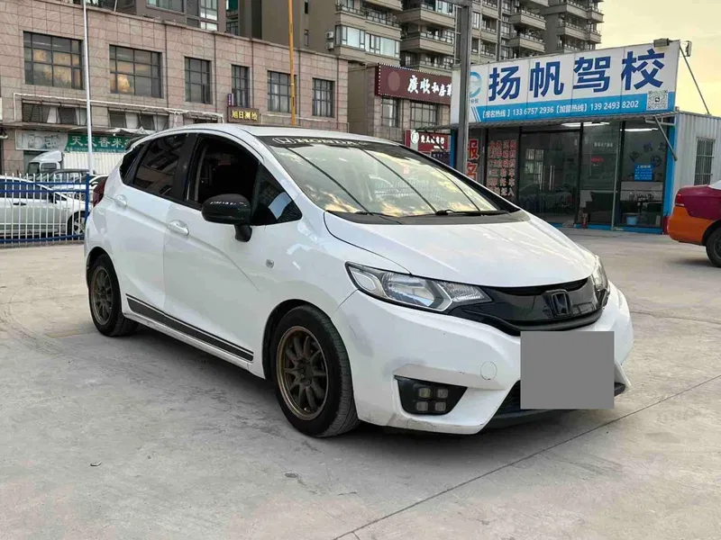 Honda Fit 2016 1.5L LXS CVT Comfort Sunroof Edition — photograph 3